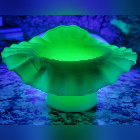 Fenton Other - Antique Fenton Blackberry Spray